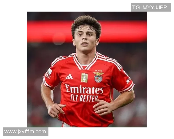 若昂内维斯:从天赋少年到足球赛场的璀璨明星之路 若昂内维斯:从天赋少年到足球赛场的璀璨明星之路